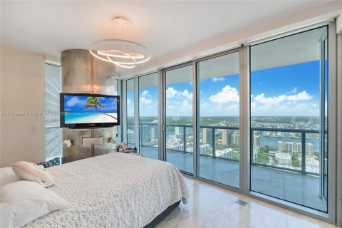 Condo in Sunny Isles Beach, Florida, 4 bedrooms № 1864915 - photo 10