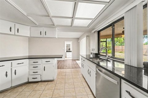 Купить виллу или дом в Порт-Ричи, Флорида 5 комнат, 179.58м2, № 2156809 - фото 6