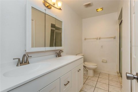 Copropriété à louer à Deltona, Floride: 2 chambres, 119.66 m2 № 2395780 - photo 11