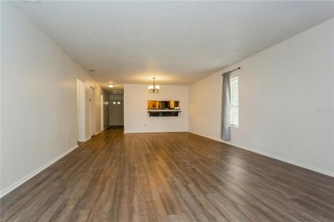 Copropriété à louer à Deltona, Floride: 2 chambres, 119.66 m2 № 2395780 - photo 6