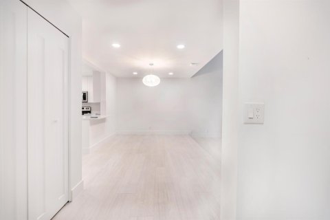 Touwnhouse à louer à Boca Raton, Floride: 3 chambres, 177.54 m2 № 2168202 - photo 3