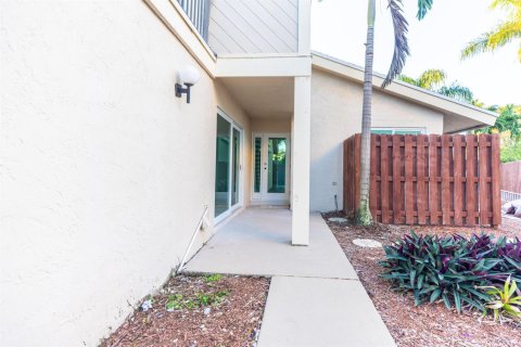 Touwnhouse à louer à Boca Raton, Floride: 3 chambres, 177.54 m2 № 2168202 - photo 2
