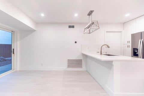 Touwnhouse à louer à Boca Raton, Floride: 3 chambres, 177.54 m2 № 2168202 - photo 6