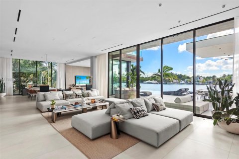 Villa ou maison à louer à Miami Beach, Floride: 7 chambres, 683.39 m2 № 2079929 - photo 7