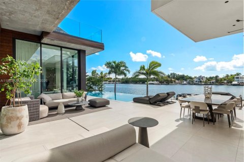 Villa ou maison à louer à Miami Beach, Floride: 7 chambres, 683.39 m2 № 2079929 - photo 19