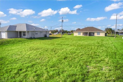 Terreno en venta en Cape Coral, Florida № 1841744 - foto 12