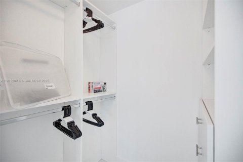 Condominio en venta en Miami, Florida, 1 dormitorio, 60.29 m2 № 2169188 - foto 15