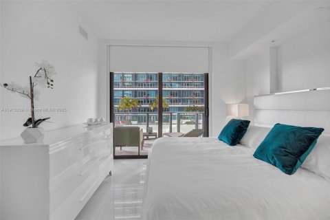 Condominio en venta en Miami, Florida, 1 dormitorio, 60.29 m2 № 2169188 - foto 4