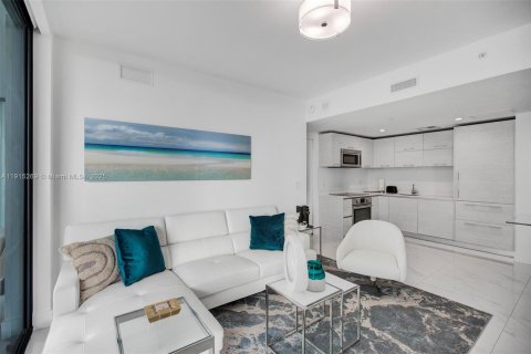 Condominio en venta en Miami, Florida, 1 dormitorio, 60.29 m2 № 2169188 - foto 14