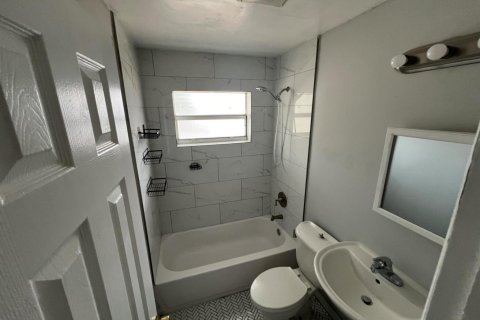 Apartamento en alquiler en West Palm Beach, Florida, 2 dormitorios, 57.88 m2 № 1207882 - foto 1