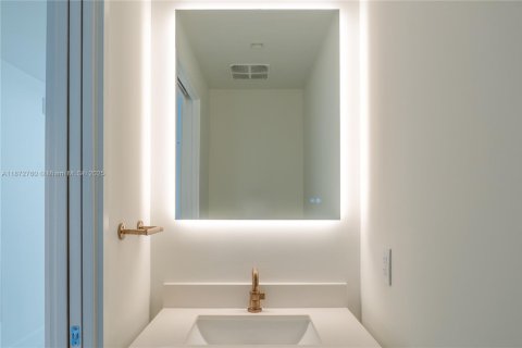 Снять в аренду кондоминиум в Майами, Флорида 3 спальни, 152.45м2, № 1898271 - фото 23