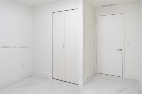 Снять в аренду кондоминиум в Майами, Флорида 3 спальни, 152.45м2, № 1898271 - фото 26