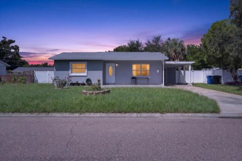 Casa en Saint Petersburg, Florida 3 dormitorios, 89.37 m2 № 2379160