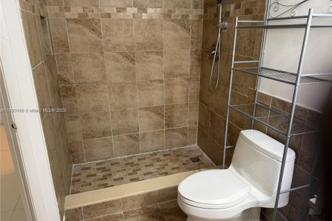 Condo in Hialeah, Florida, 1 bedroom  № 1946781 - photo 7