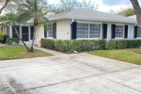Condo in Boynton Beach, Florida, 2 bedrooms  № 2041552