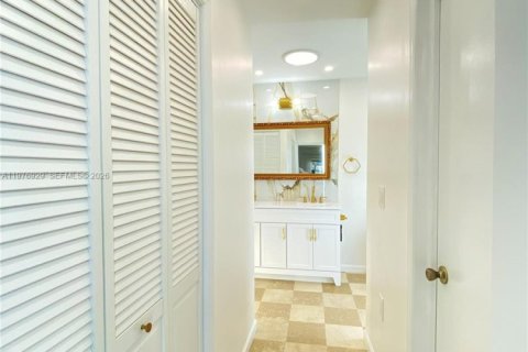 Copropriété à vendre à Boynton Beach, Floride: 2 chambres, 115.01 m2 № 2041552 - photo 8