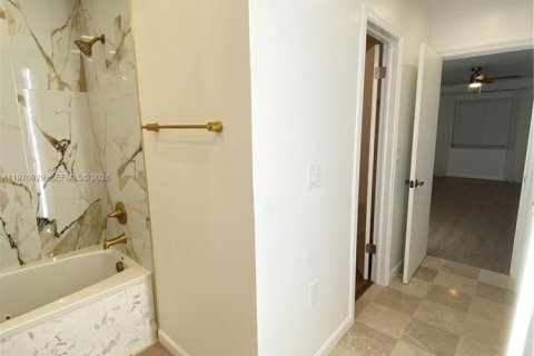 Copropriété à vendre à Boynton Beach, Floride: 2 chambres, 115.01 m2 № 2041552 - photo 11