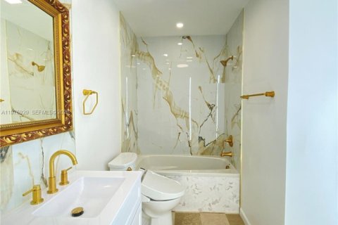 Copropriété à vendre à Boynton Beach, Floride: 2 chambres, 115.01 m2 № 2041552 - photo 9