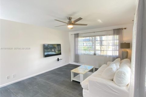 Copropriété à vendre à Boynton Beach, Floride: 2 chambres, 115.01 m2 № 2041552 - photo 3