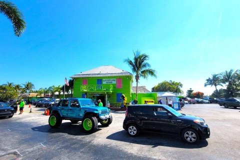 Adosado en alquiler en South Palm Beach, Florida, 2 dormitorios, 152.08 m2 № 918545 - foto 1