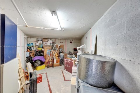 Condo in Miami, Florida, 2 bedrooms  № 1970353 - photo 26