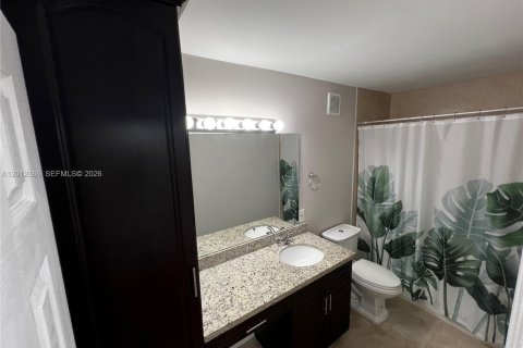 Condominio en alquiler en Miami, Florida, 1 dormitorio, 69.68 m2 № 2076480 - foto 7