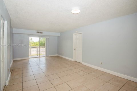 Condominio en venta en Cutler Bay, Florida, 2 dormitorios, 91.04 m2 № 2000762 - foto 16
