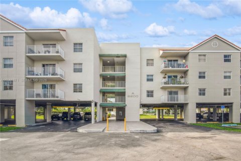 Condominio en venta en Cutler Bay, Florida, 2 dormitorios, 91.04 m2 № 2000762 - foto 20