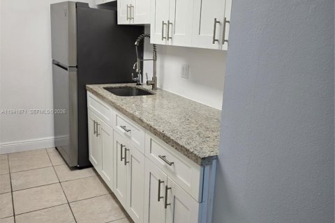 Condominio en venta en Cutler Bay, Florida, 2 dormitorios, 91.04 m2 № 2000762 - foto 9