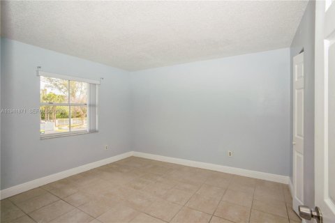 Condominio en venta en Cutler Bay, Florida, 2 dormitorios, 91.04 m2 № 2000762 - foto 13