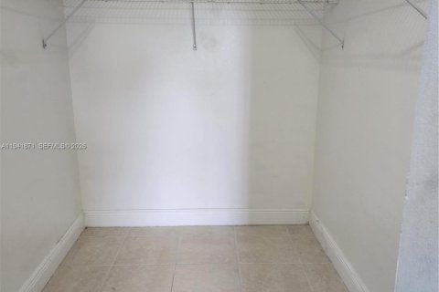 Condominio en venta en Cutler Bay, Florida, 2 dormitorios, 91.04 m2 № 2000762 - foto 7