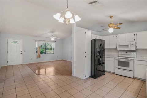 House in Inverness, Florida 3 bedrooms, 118.54 sq.m. № 1744660 - photo 4