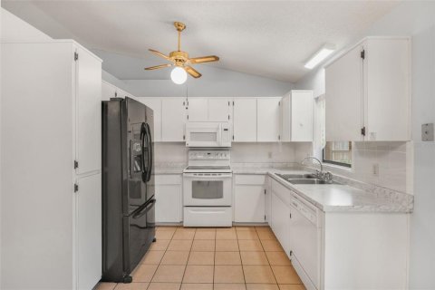 House in Inverness, Florida 3 bedrooms, 118.54 sq.m. № 1744660 - photo 3