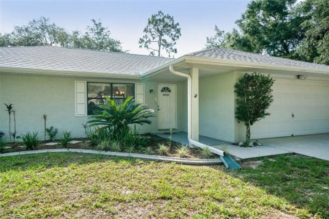 House in Inverness, Florida 3 bedrooms, 118.54 sq.m. № 1744660 - photo 1