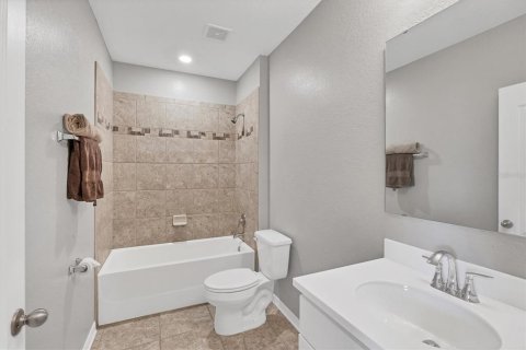 House in North Port, Florida 3 bedrooms, 184.69 sq.m. № 1559316 - photo 20