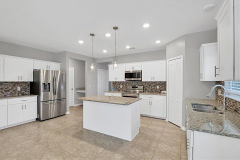 House in North Port, Florida 3 bedrooms, 184.69 sq.m. № 1559316 - photo 8