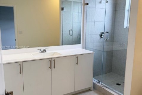 Купить таунхаус в Хомстед, Флорида 3 спальни, 130.99м2, № 2079118 - фото 22