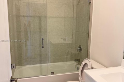 Купить таунхаус в Хомстед, Флорида 3 спальни, 130.99м2, № 2079118 - фото 23