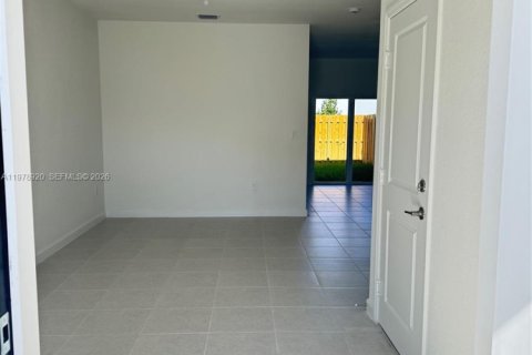 Купить таунхаус в Хомстед, Флорида 3 спальни, 130.99м2, № 2079118 - фото 29