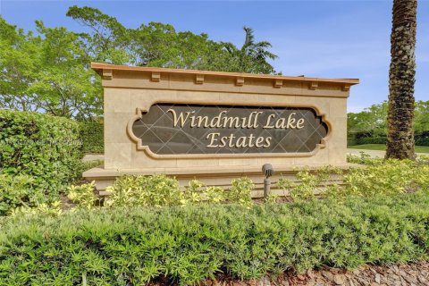 Villa ou maison à vendre à Weston, Floride: 6 chambres, 528.24 m2 № 1996400 - photo 9