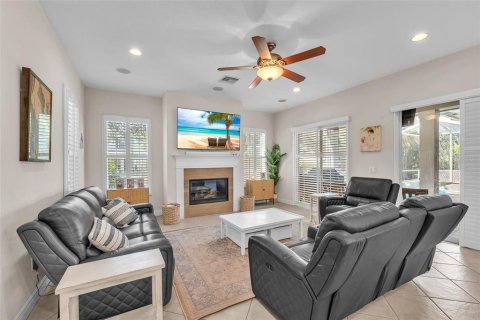 House in Riverview, Florida 4 bedrooms, 291.25 sq.m. № 1803411 - photo 14