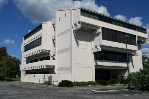 Immobilier commercial à Winter Haven, Floride № 2139517