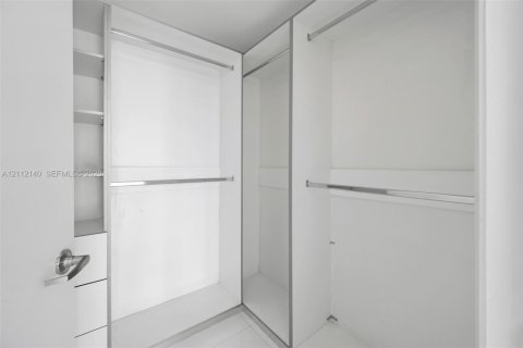 Copropriété à louer à Miami, Floride: 2 chambres, 114.73 m2 № 2436218 - photo 10