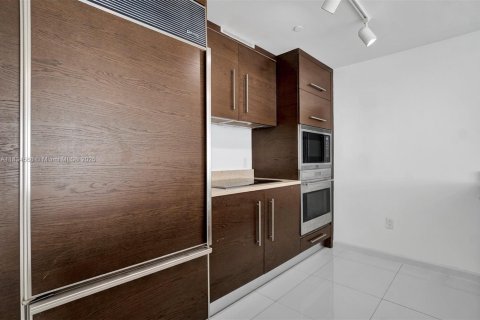 Купить кондоминиум в Майами, Флорида 2 спальни, 121.98м2, № 2023096 - фото 9