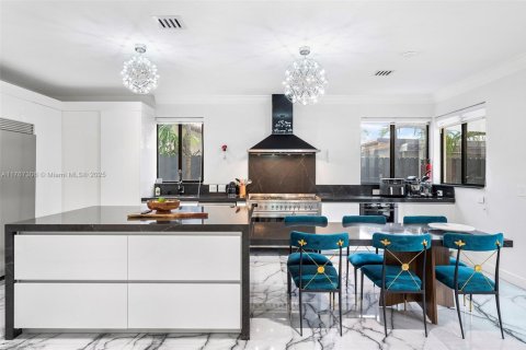 Casa en venta en North Miami Beach, Florida, 6 dormitorios, 525.64 m2 № 1863304 - foto 14