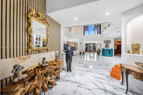 Casa en venta en North Miami Beach, Florida, 6 dormitorios, 525.64 m2 № 1863304 - foto 6