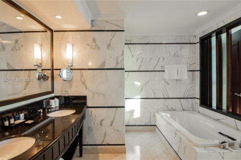 Copropriété à vendre à Miami Beach, Floride: 2 chambres, 120.03 m2 № 2154830 - photo 20
