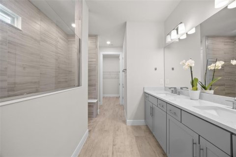 Casa en venta en Orlando, Florida, 4 dormitorios, 274.8 m2 № 2351669 - foto 26