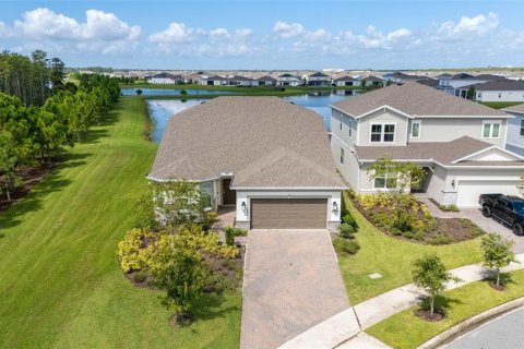 House in Orlando, Florida 4 bedrooms, 274.8 sq.m. № 2351669