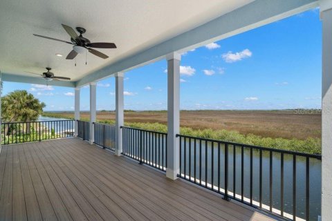 House in Palm Harbor, Florida 3 bedrooms, 123.19 sq.m. № 1563244 - photo 10